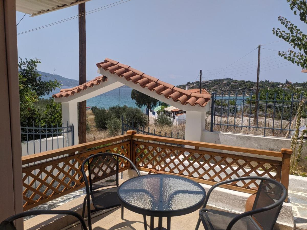 Iliakti Relaxing Seaside Villa Salamis Exteriör bild